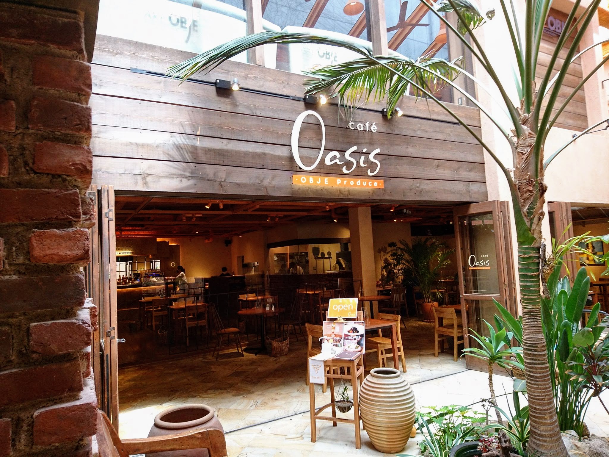 カフェ オアシス（cafe oasis） 外観