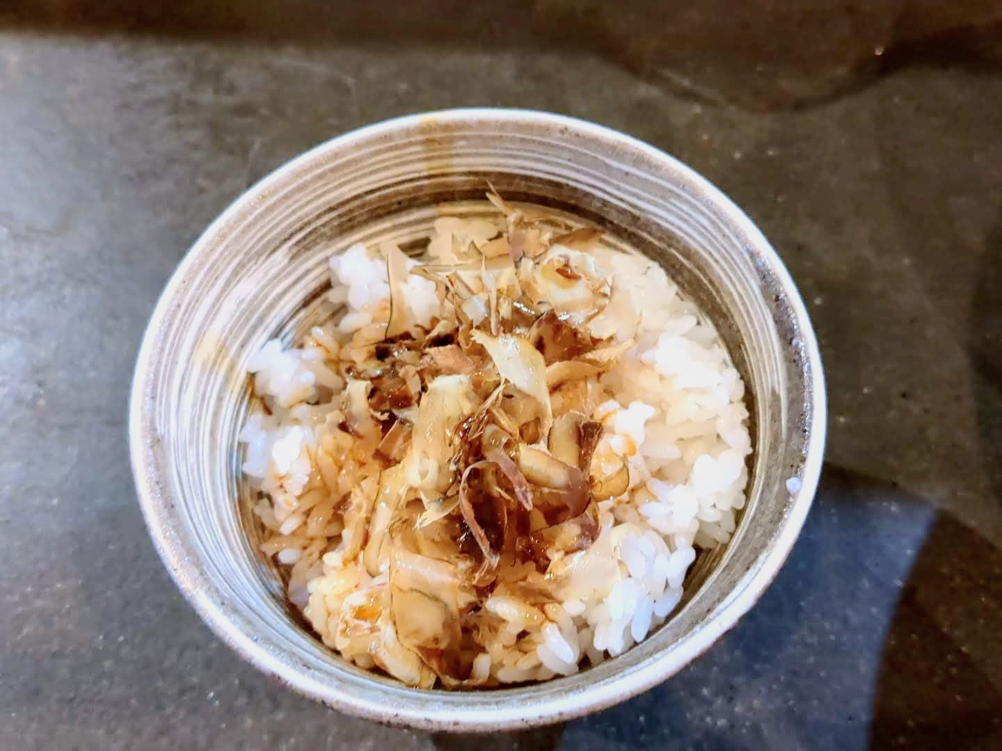 すするか、すすらんか。